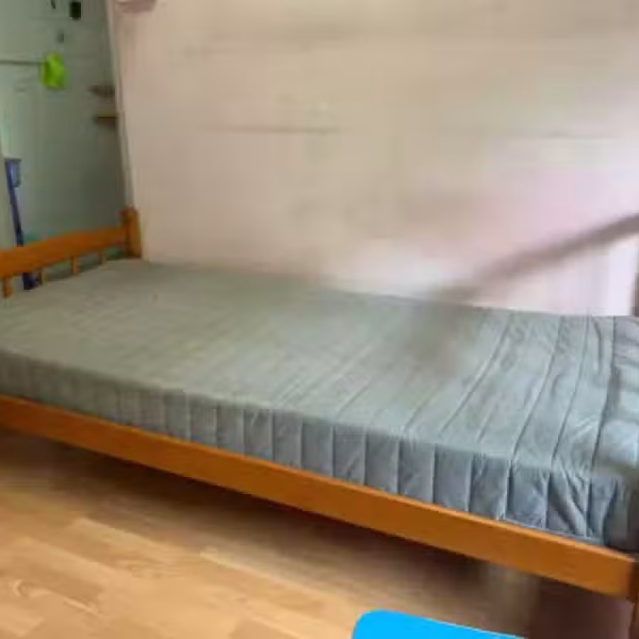 木单人床和床垫两个 图片 1