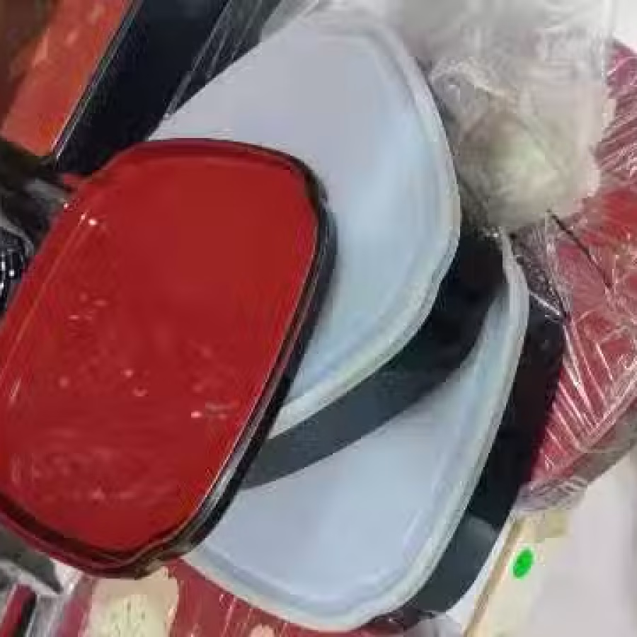 新加坡华人过年放糖果用 还有放零食 还有放寿司盒子 图片 7