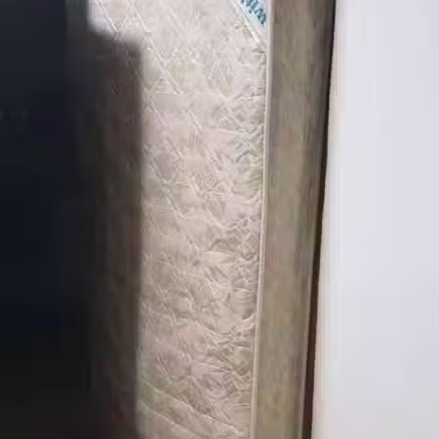 写字台，双人木床，床垫 图片 3