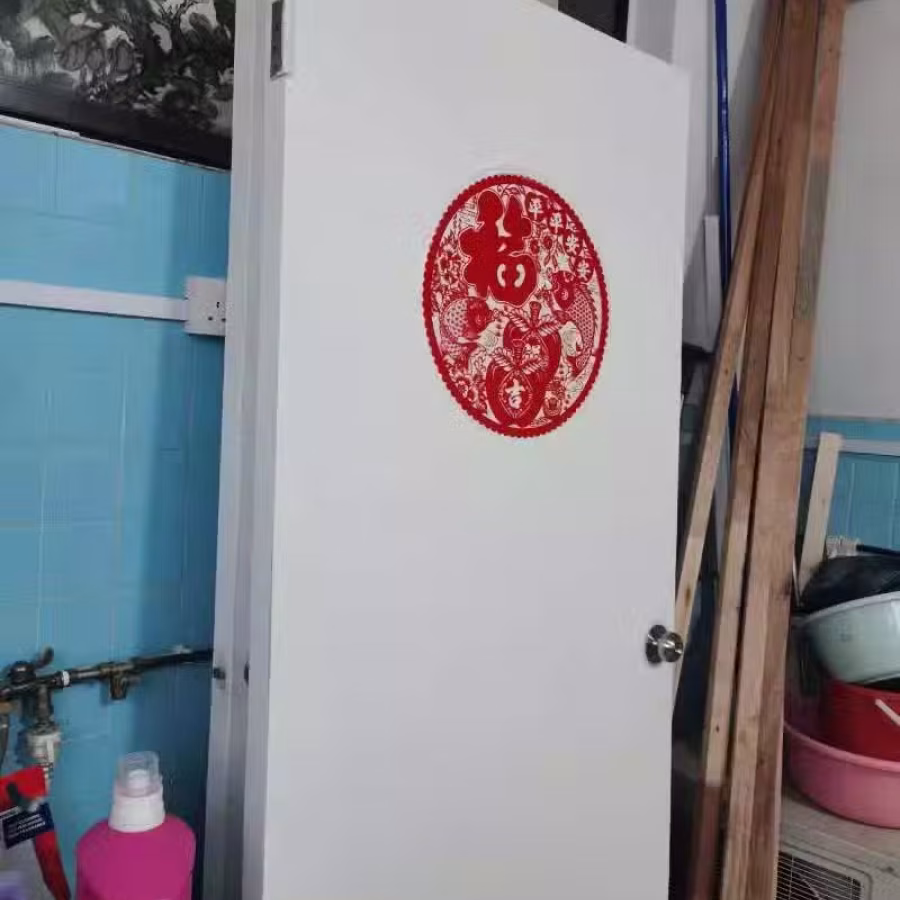99新房间门 带新 门锁  合页 图片 2