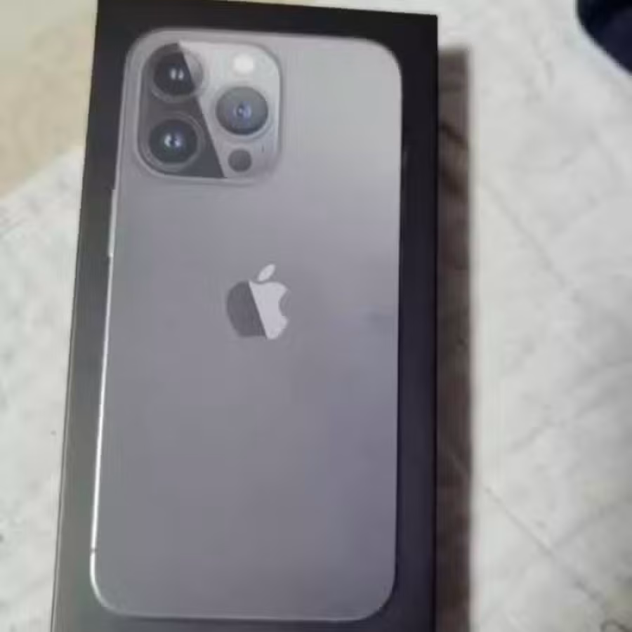 出售13 Pro 256G 黑色，全新未开封，有发票 $1600新币 图片 1