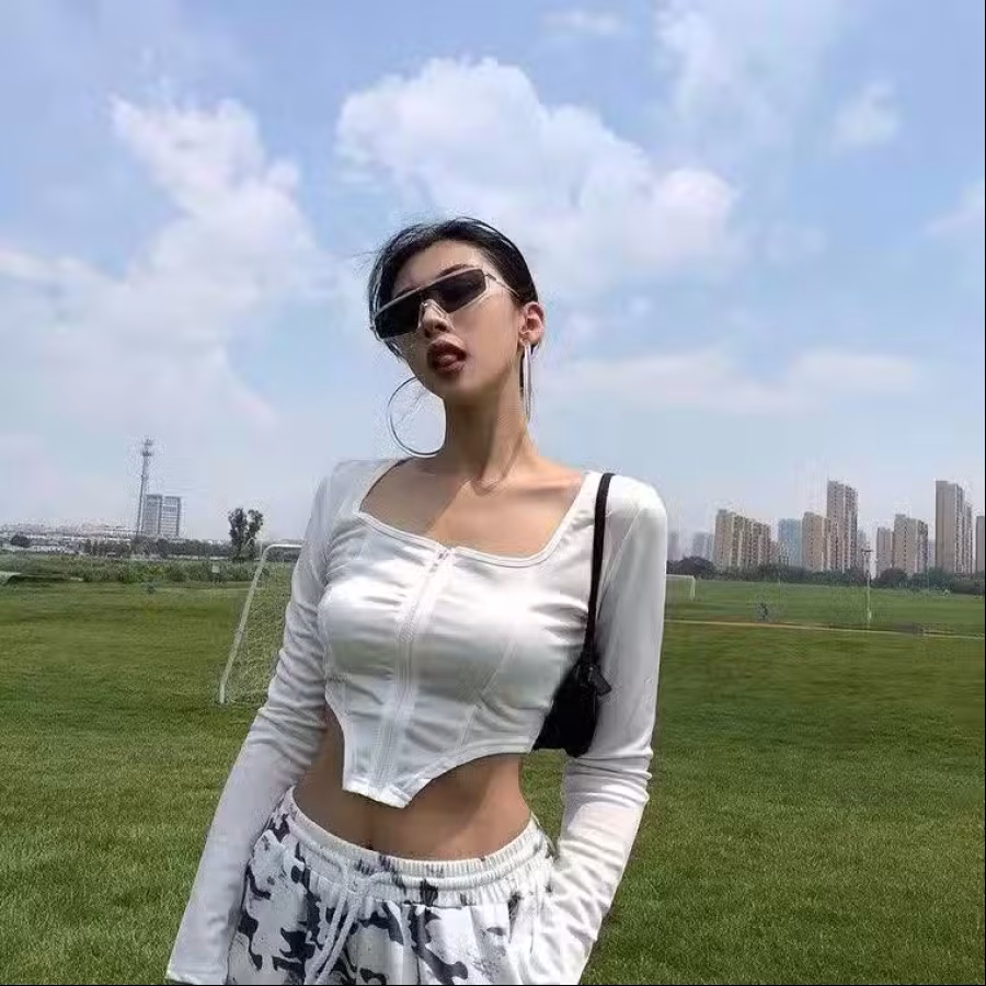 方领异形短款露肚脐小上衣 图片 1