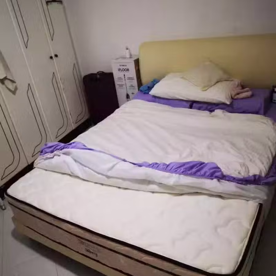 出售2手双人床 ，9成新 图片 1