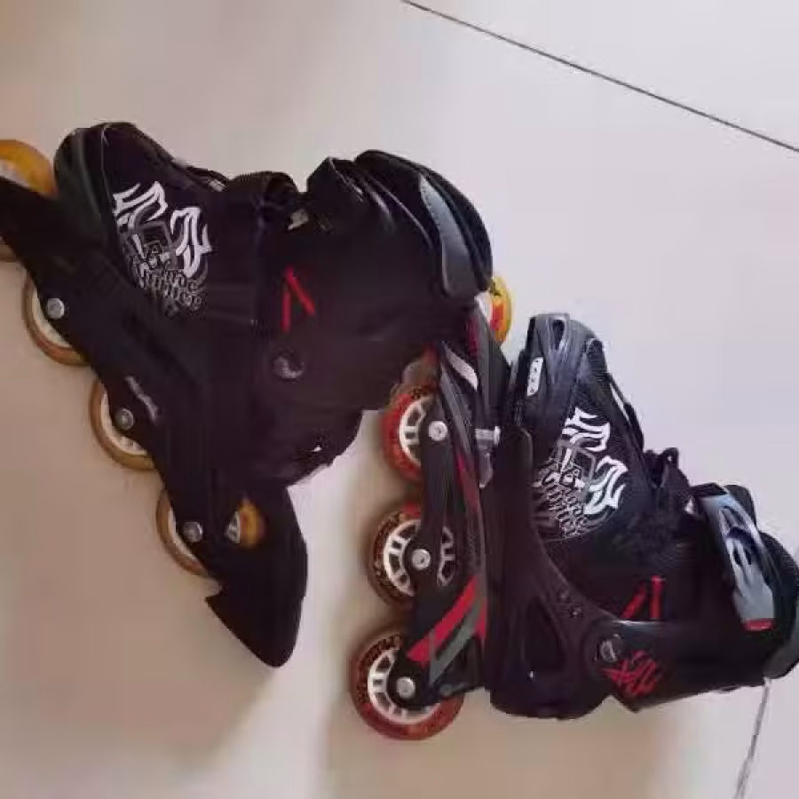 滑轮鞋 图片 1