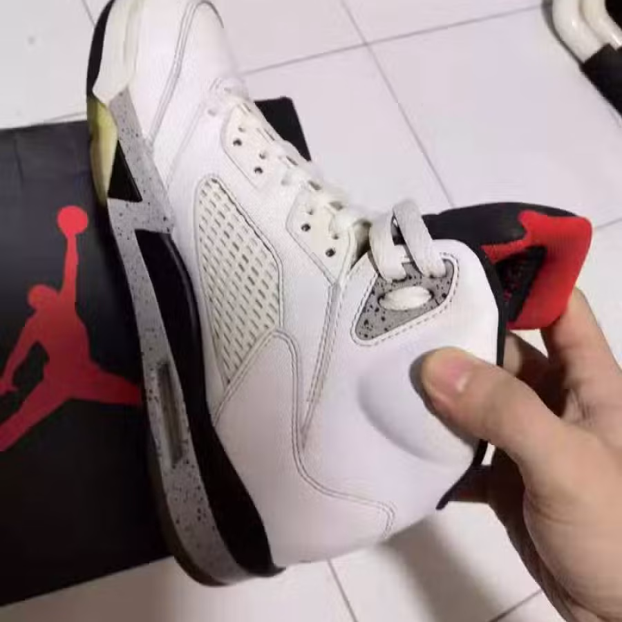 原价$489 处理$169 AJ5 乔丹 Air Jordan5 经典版白水泥  图片 5