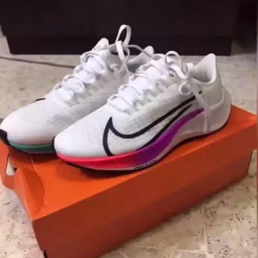 Adidas阿迪达斯限定版女装+Nike跑步鞋 图片 5