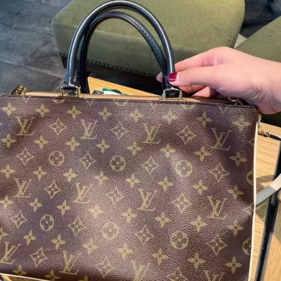 Lu限量版包包美国3800美金购入2000新币出 图片 2