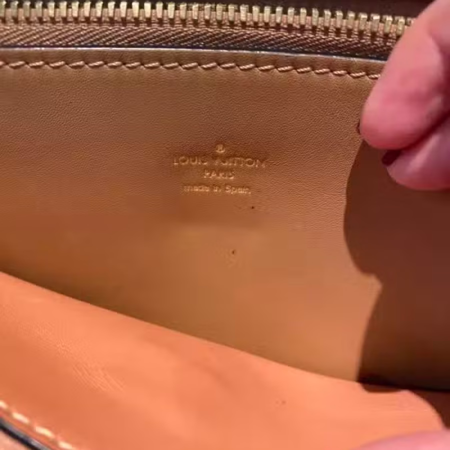 Lu限量版包包美国3800美金购入2000新币出 图片 4