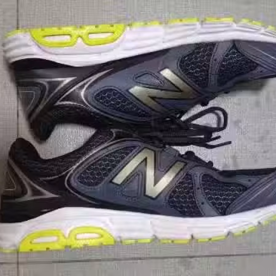 running shoe 很輕有彈性 图片 3