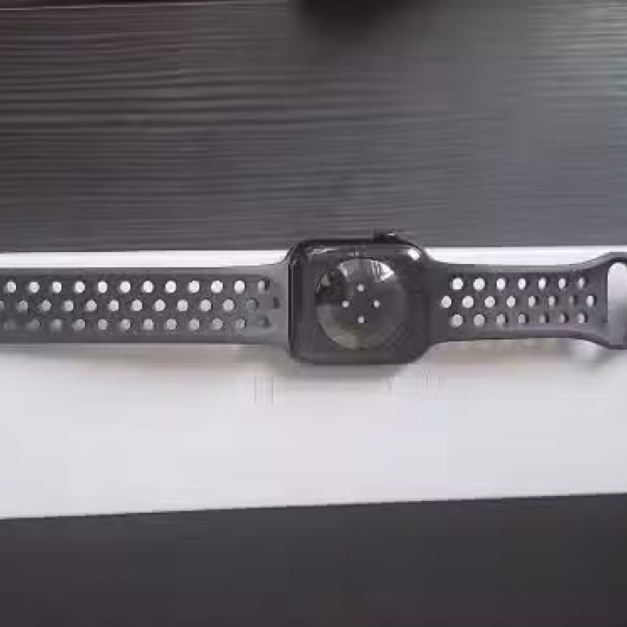 Apple Watch S7 黑色 GPS 45mm 图片 2