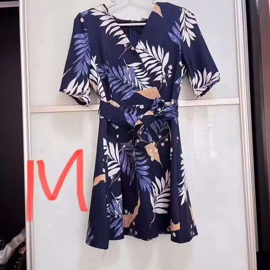 全新.9.9新，9.5新女装，一律2块 图片 25