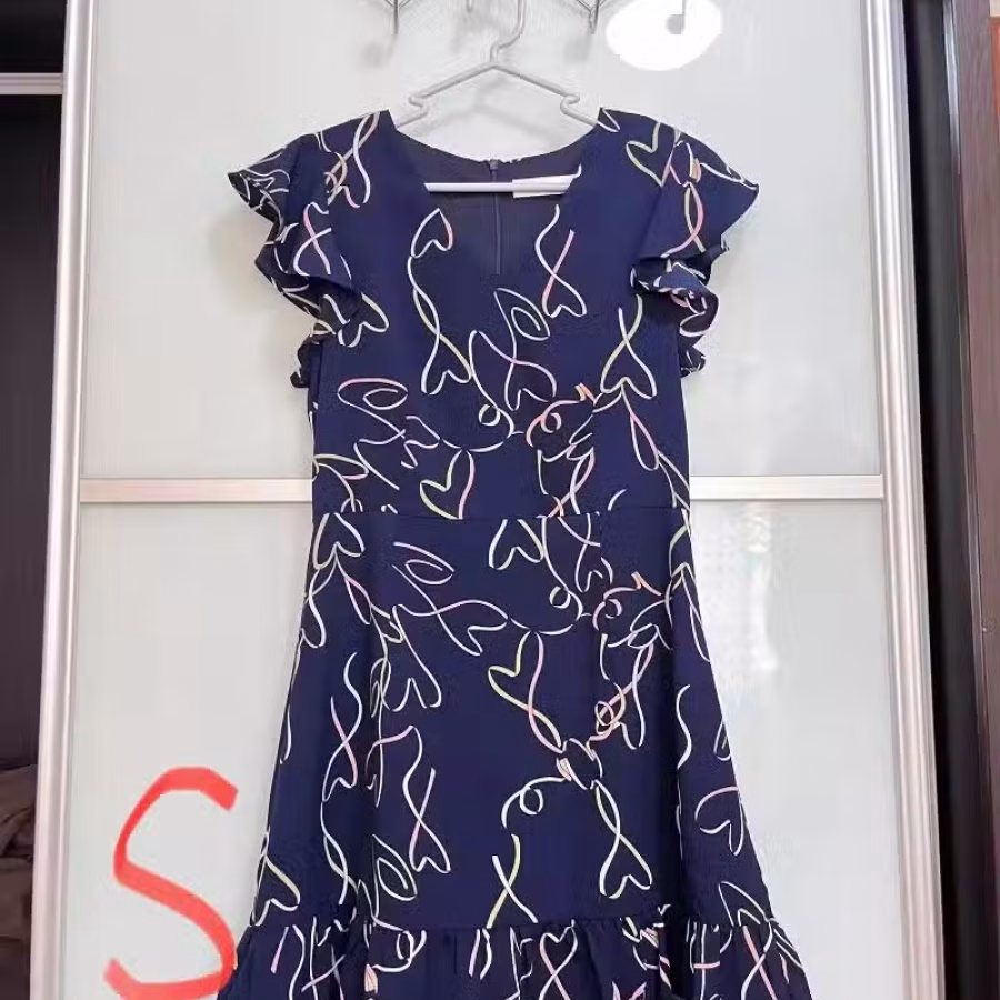 全新.9.9新，9.5新女装，一律2块 图片 9