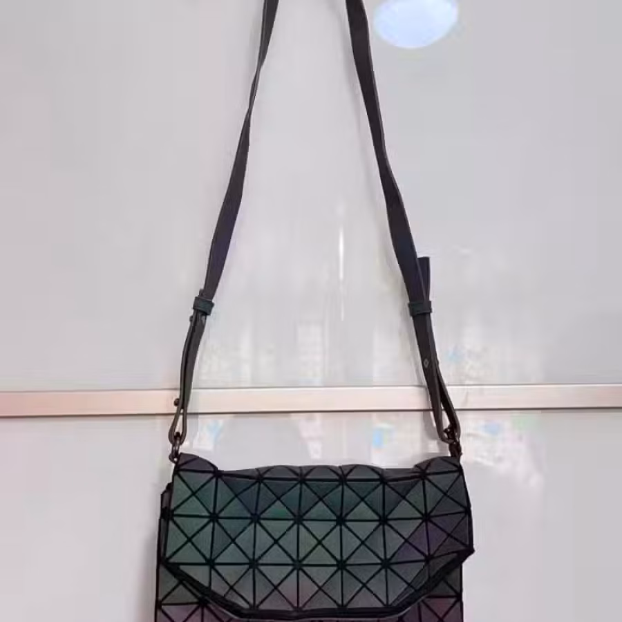 全新.9.9新，9.5新女装，一律2块 图片 4