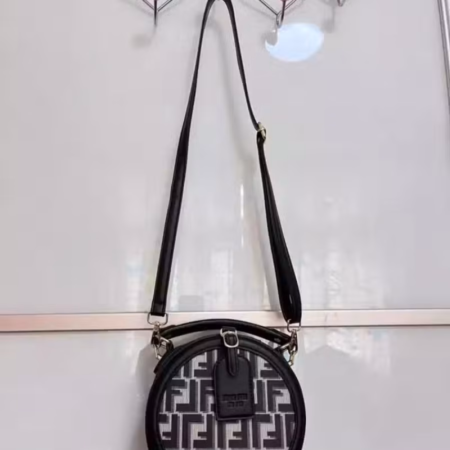 全新.9.9新，9.5新女装，一律2块 图片 22