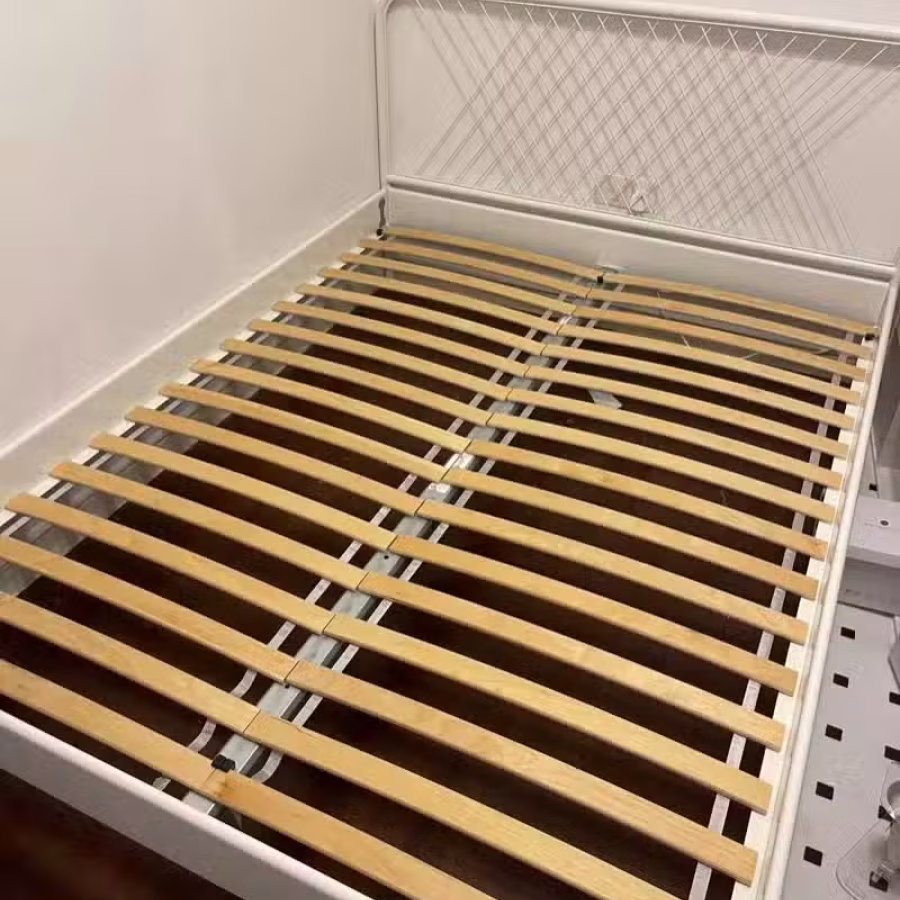 150x200 双人Ikea床+床垫（送两个靠枕） 图片 1