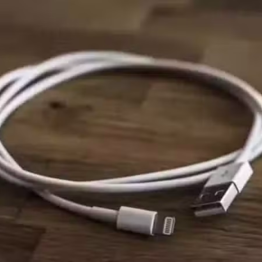 全新—*便宜处理*——苹果手机充电线每条10$ 图片 1