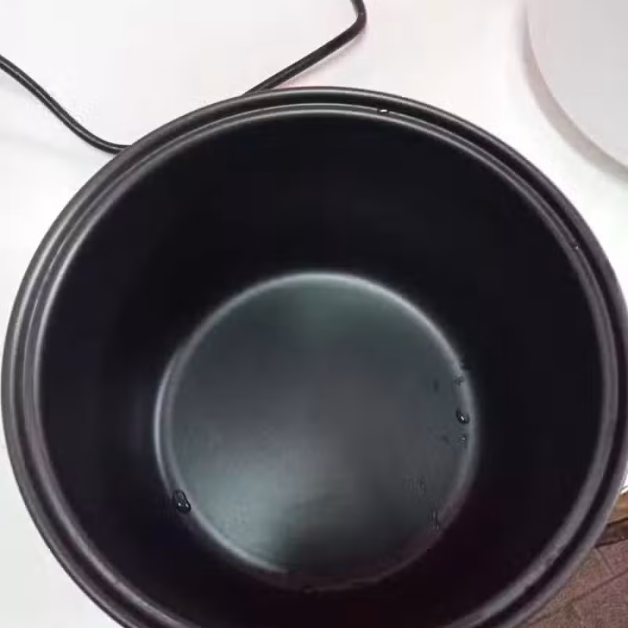 刚买一个月九成新电饭锅 图片 2