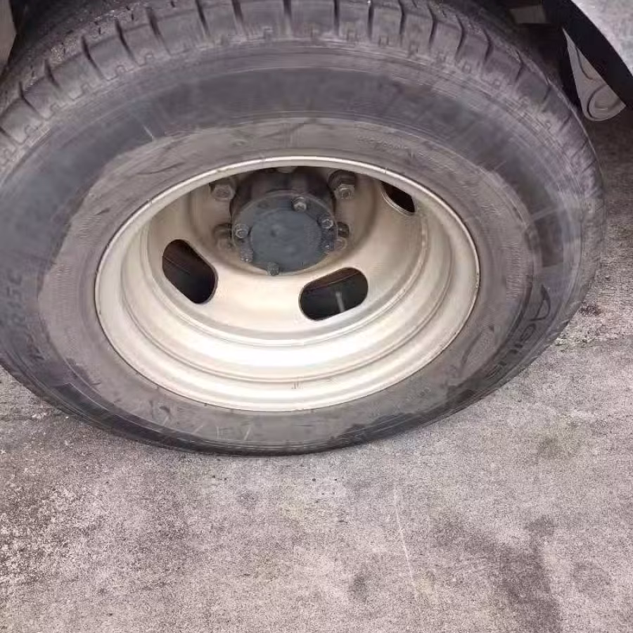 三菱罗里备用轮胎加轮毂两套50一套 图片 1