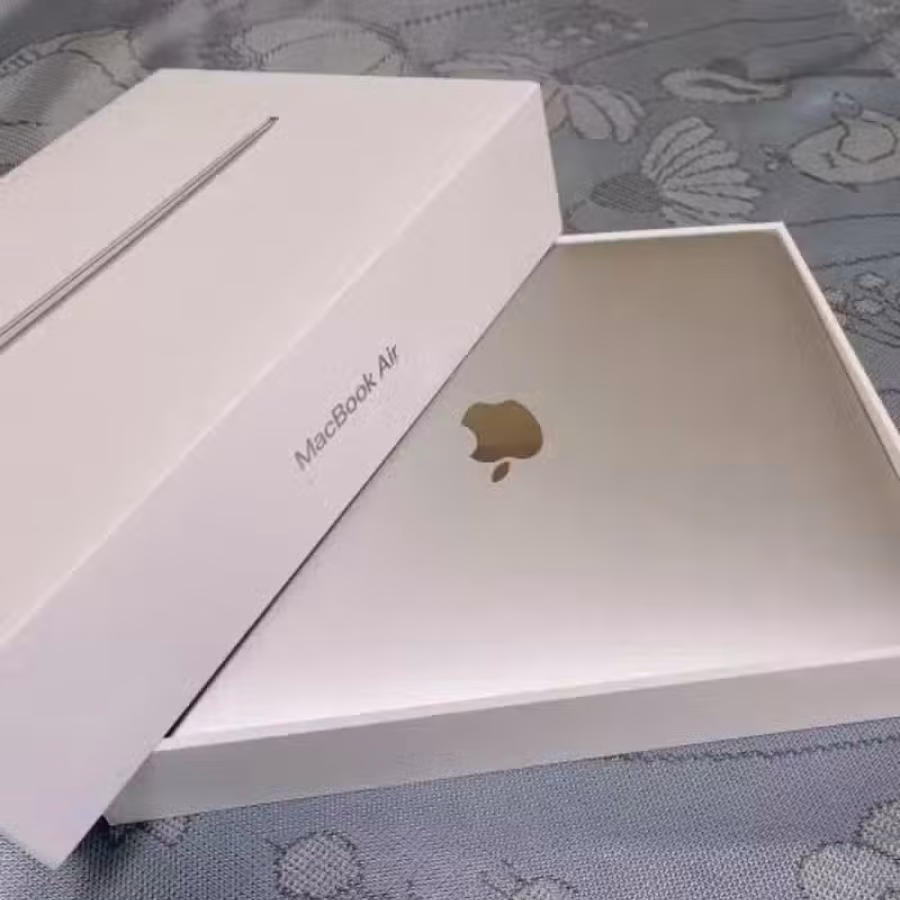 苹果笔记本电脑出售MacBook air,2018银色.$560 图片 1