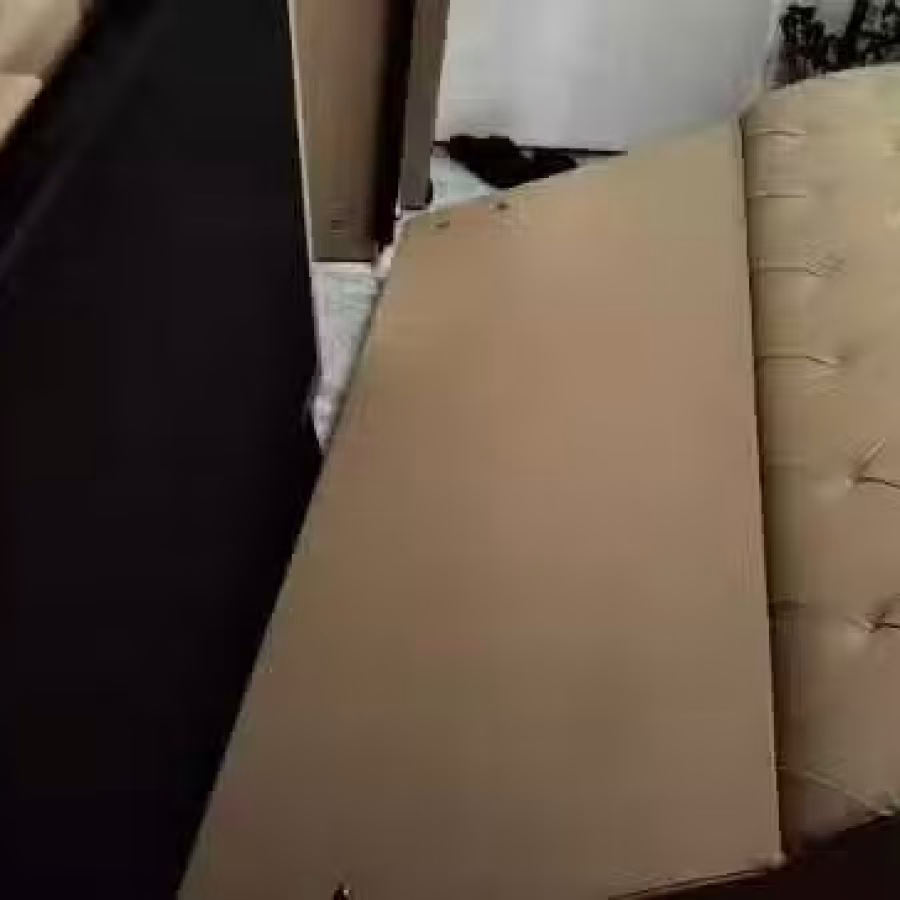 出售自用一年的品牌床垫+床架 和高级沙发 图片 3