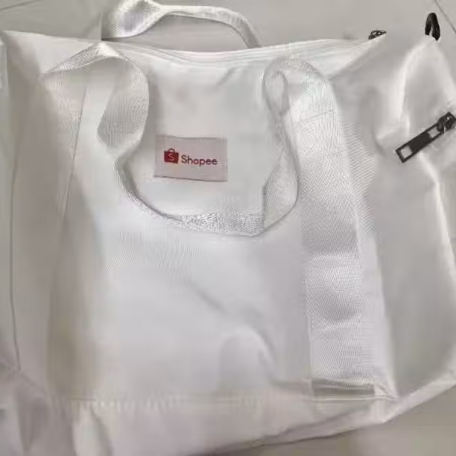 全新Shopee纯白色健身包 图片 1
