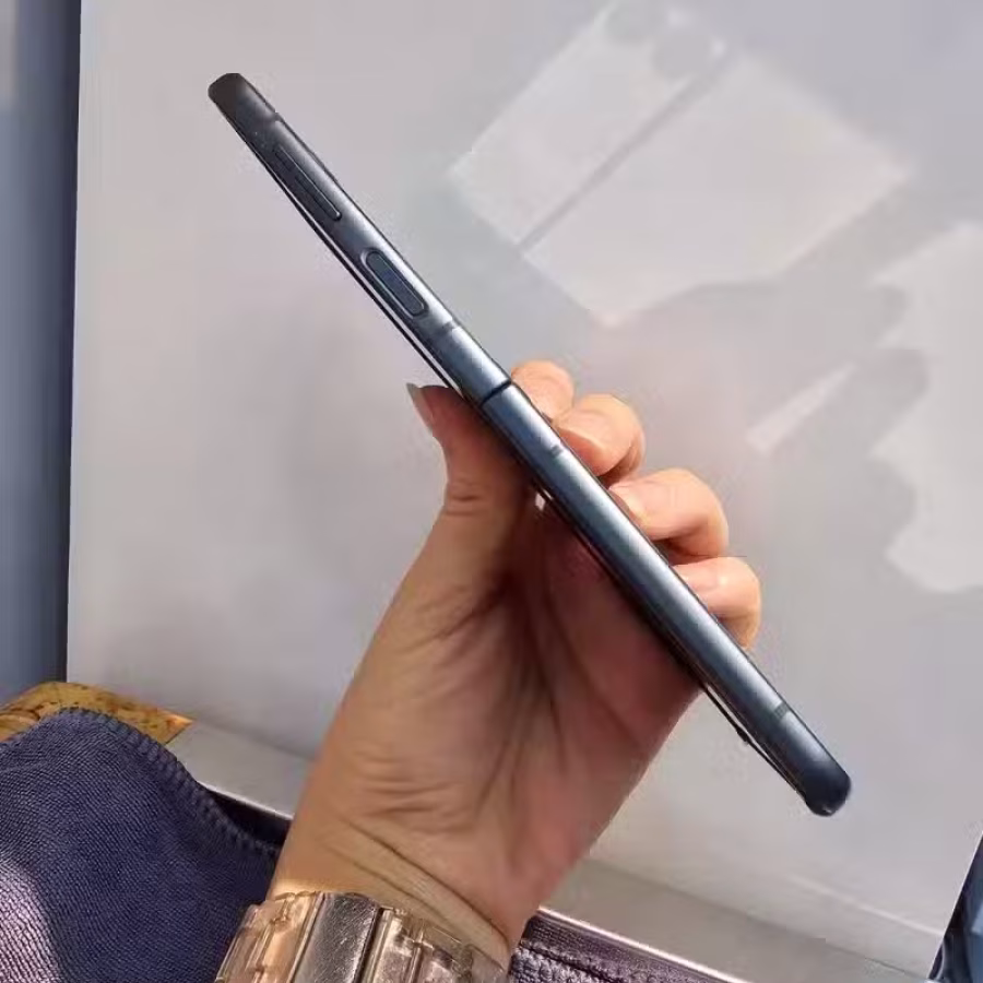 Samsung Galaxy z Flip3 图片 2