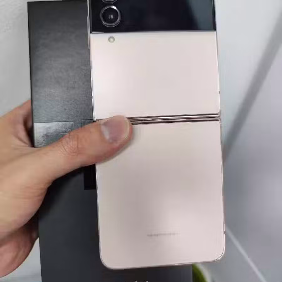 Samsung Z flip 4 图片 1