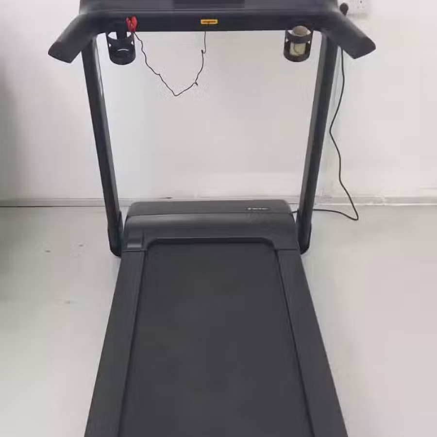 高端跑步机，带平板一体 图片 1