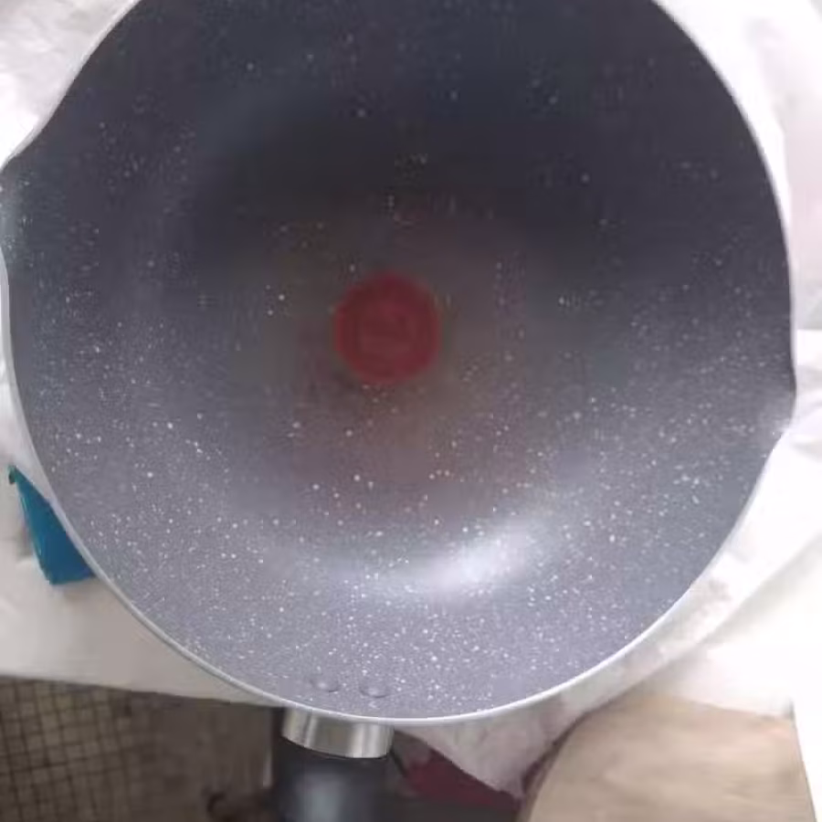 九成新 超值优惠炒锅 (32cm)   图片 1