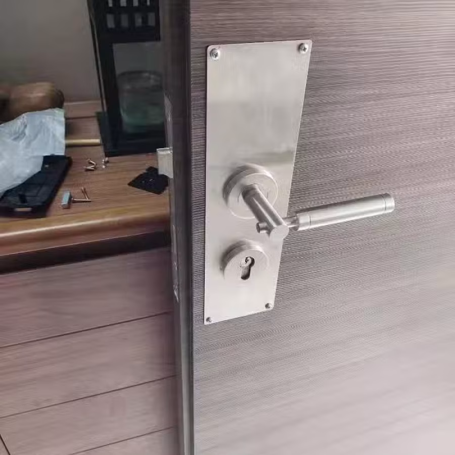 Yishun 专业执照锁匠-开锁-换锁-维修-保险箱-车门 图片 1
