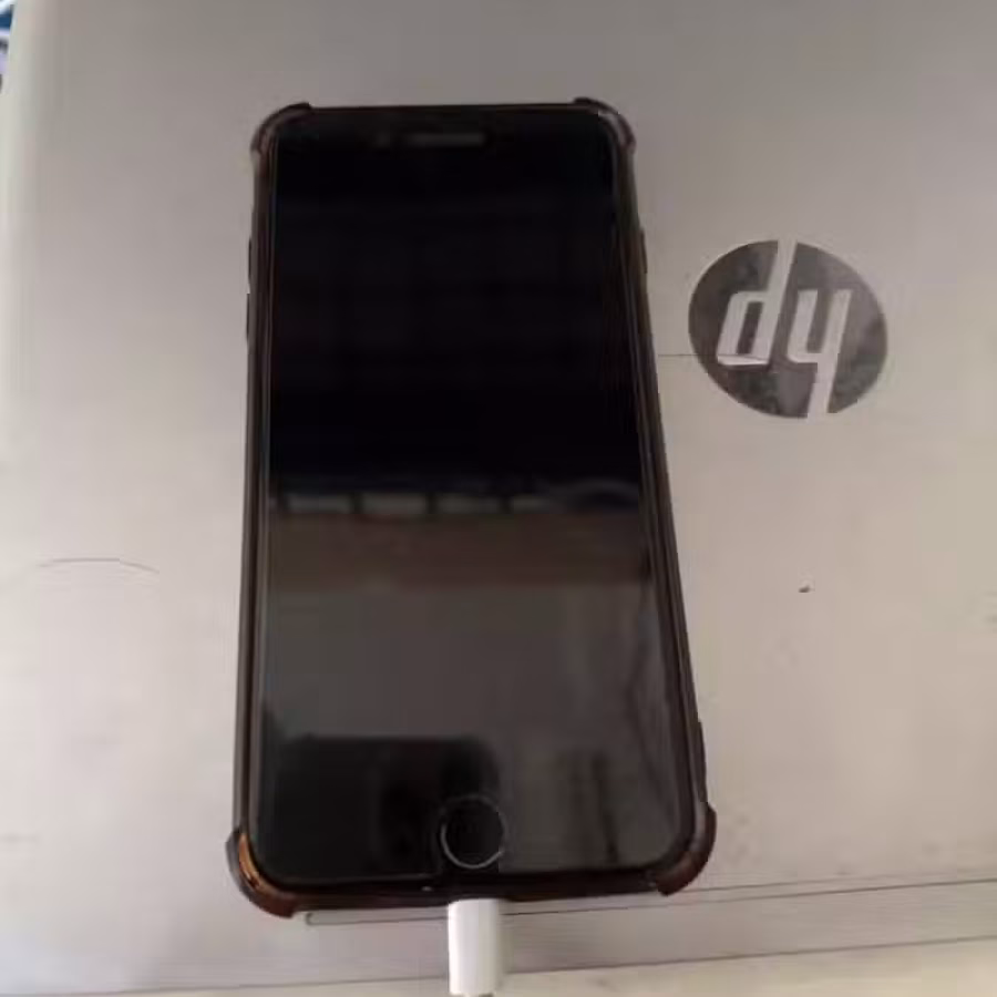 出售闲置苹果手机8plus 图片 2