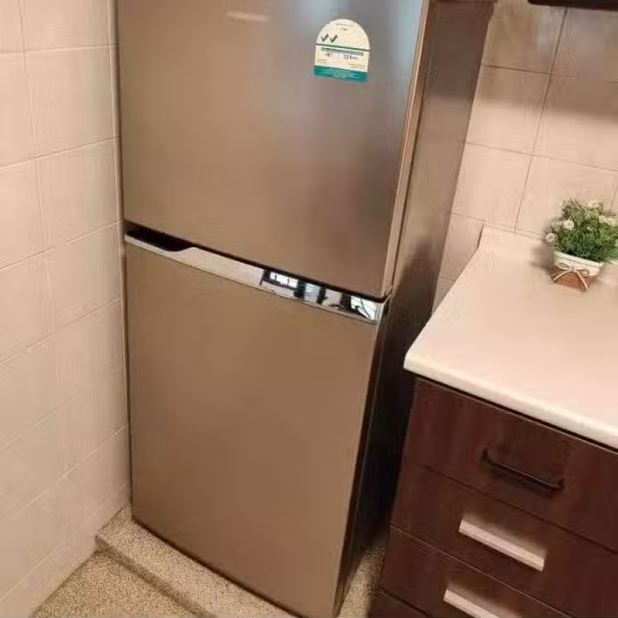 几乎全新 冰箱 图片 1