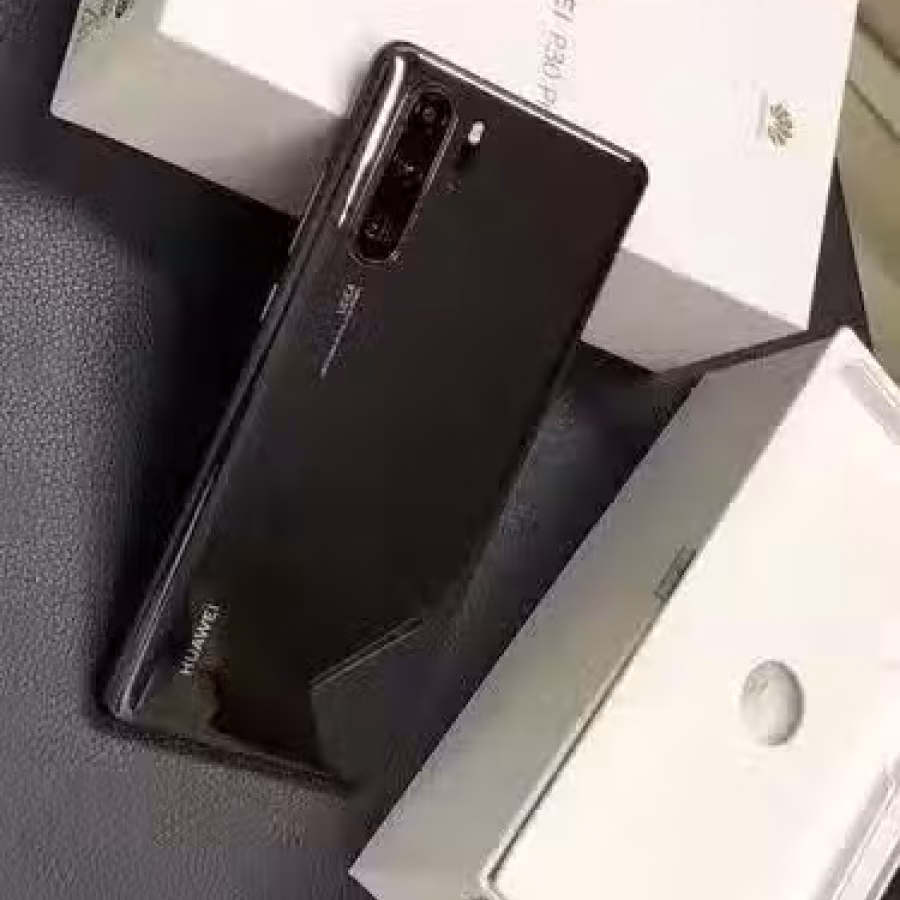 Huawei手机P30 Pro黑色，成色99%基本全新，只是后盖有轻微划痕 图片 1