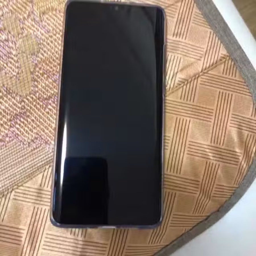 Huawei手机P30 Pro黑色，成色99%基本全新，只是后盖有轻微划痕 图片 4