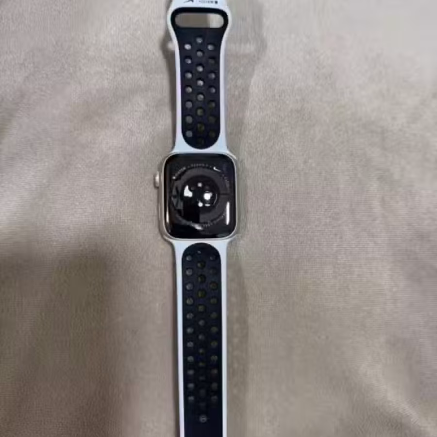 出售 苹果手表 Watch Series 7。 图片 2