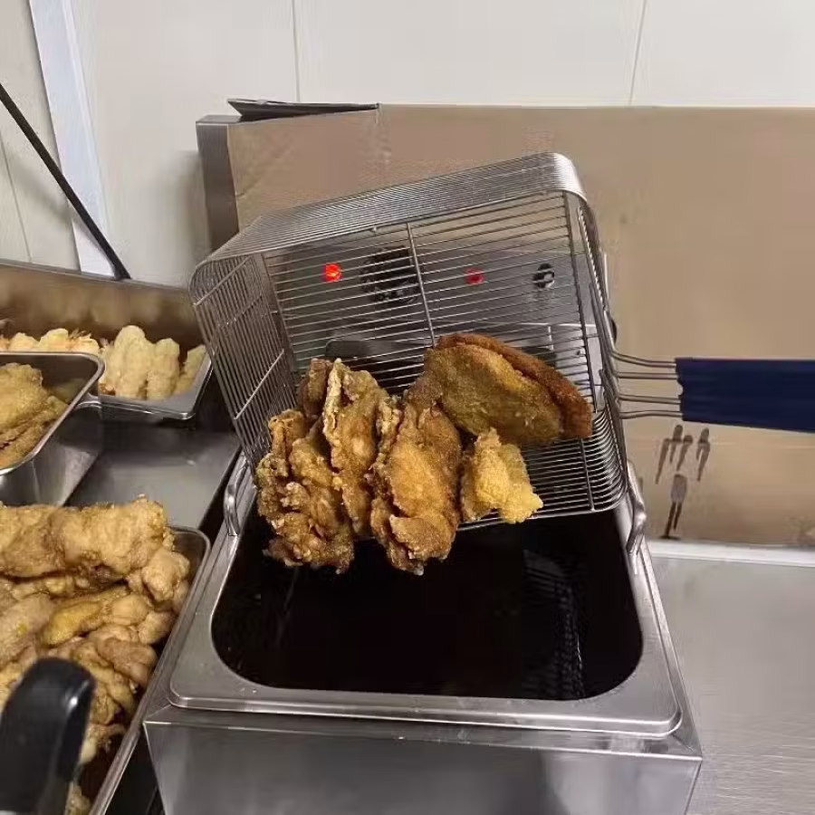 日餐全套白钢，2个炸炉，4个冰箱，铁板，Bento 盒等等…价钱可面谈。3月1号 图片 6