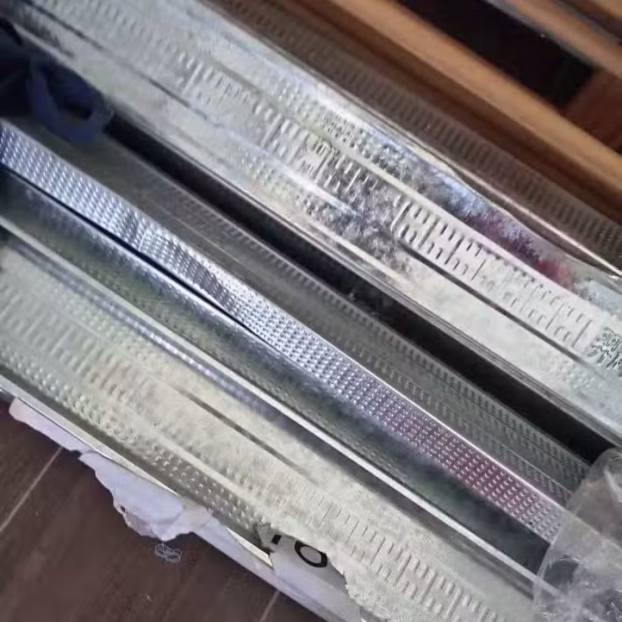 装修隔间的龙骨，18平方量，送腻子，钉子，钳子等工具 图片 2