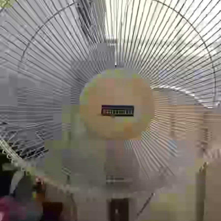 七成新小型落地风扇一架新币15 图片 2