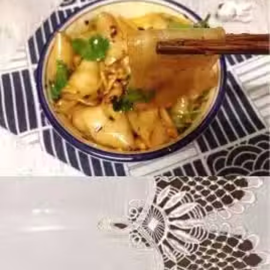 正宗甘肃定西纯手工土豆粉条宽粉.流汁宽粉.火锅粉 图片 9