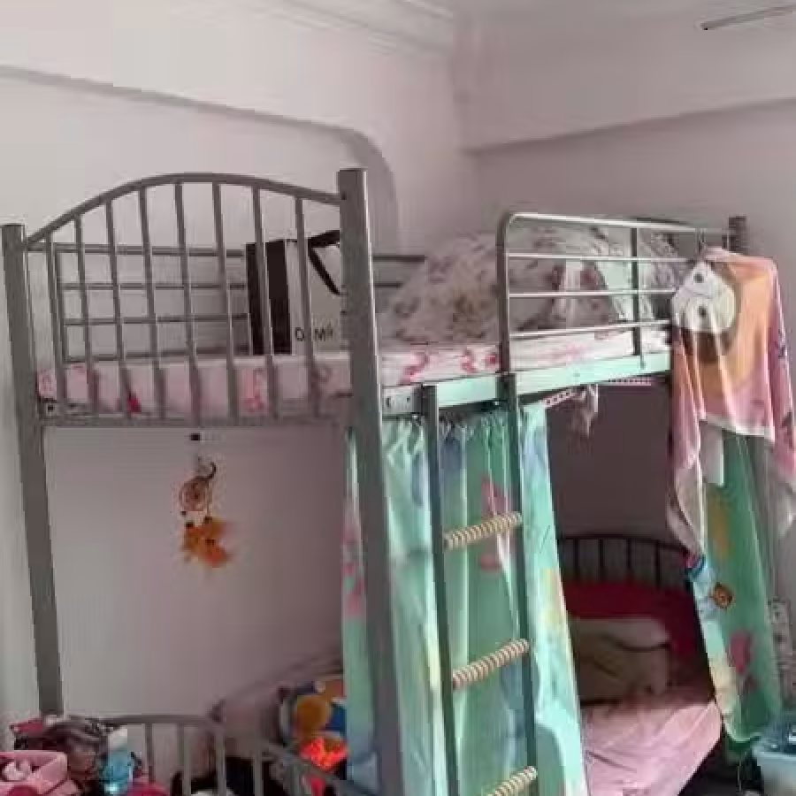 九成新铁床 图片 1