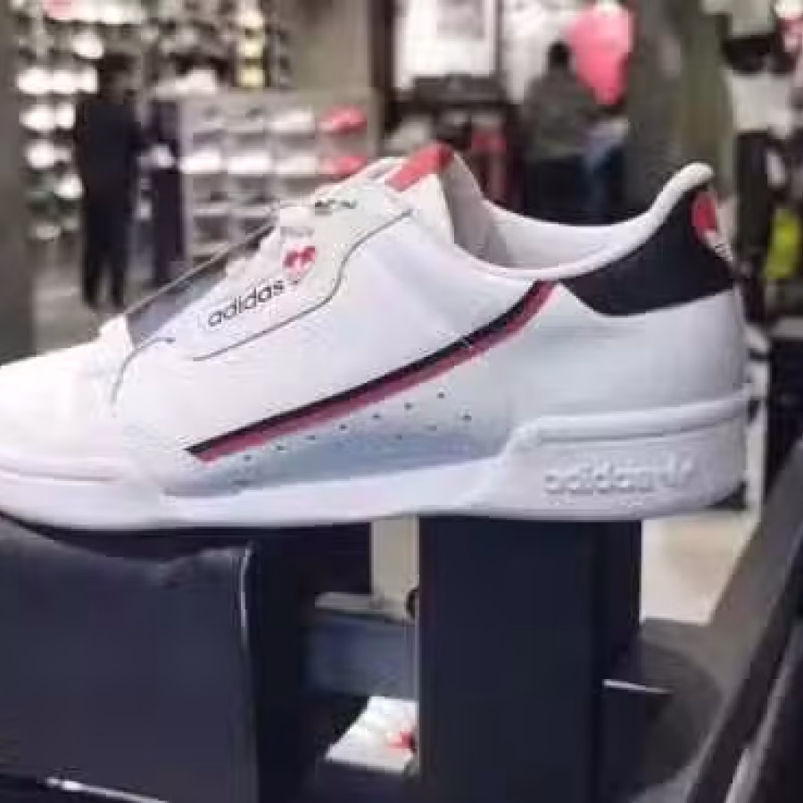 新款阿迪达斯板鞋 图片 1