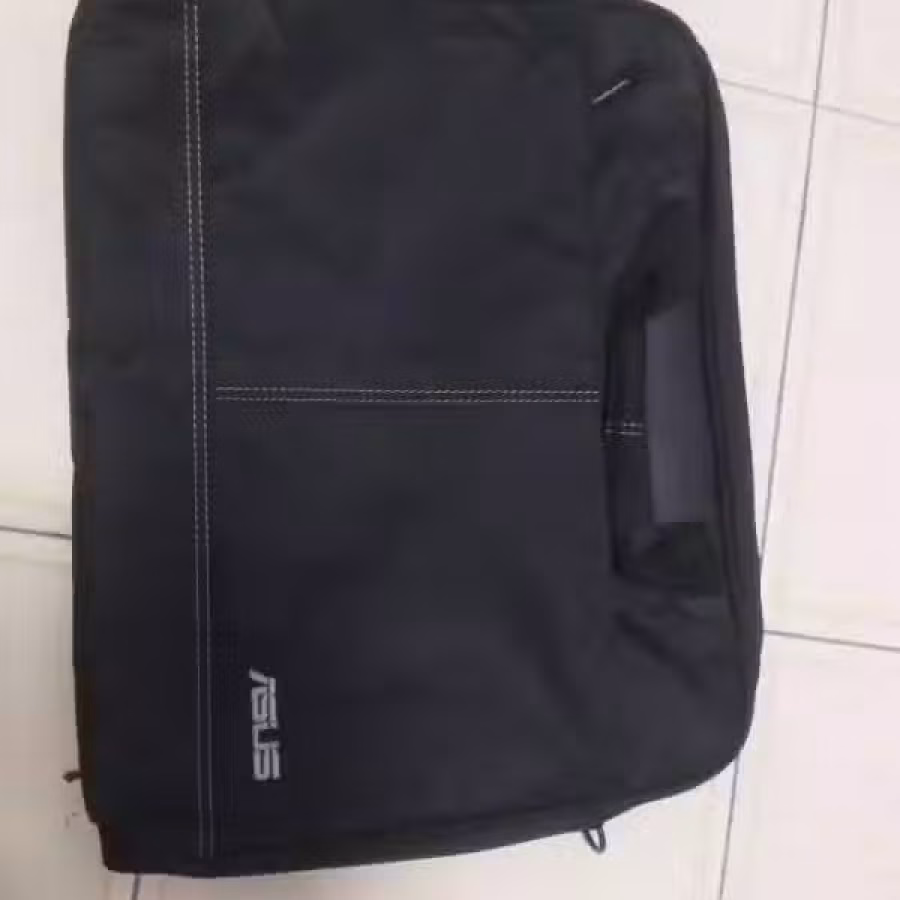 有哑铃，包包等物品 图片 6