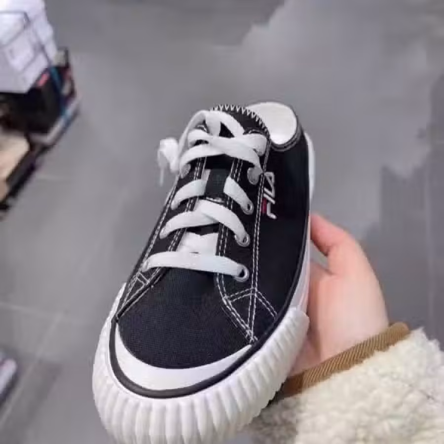 各种品牌男女鞋和服饰 图片 8