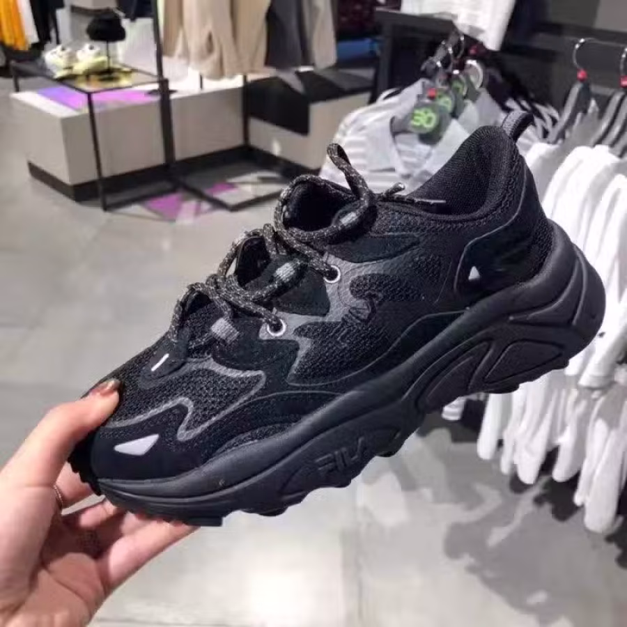 各种品牌男女鞋和服饰 图片 4