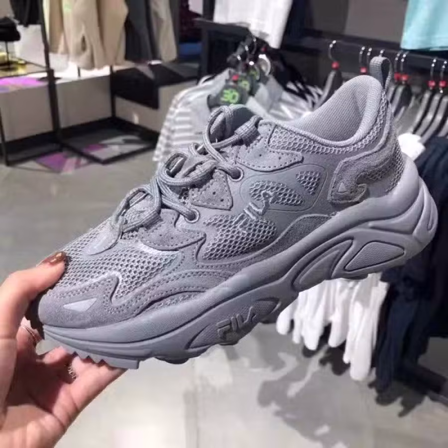 各种品牌男女鞋和服饰 图片 3