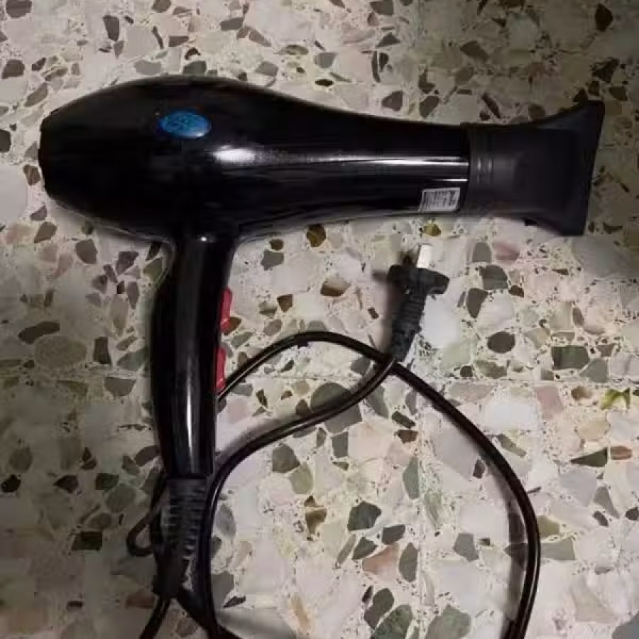 一个风筒，一个直板夹，两个共8元，勿落地铁站自取， 图片 2
