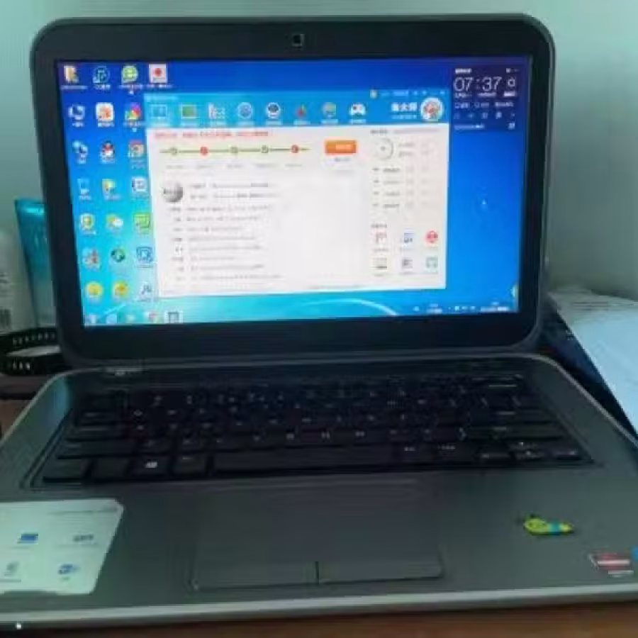Dell 笔记本电脑 图片 2