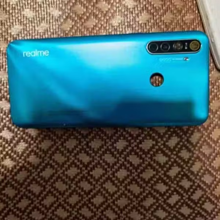 Realme q 图片 1