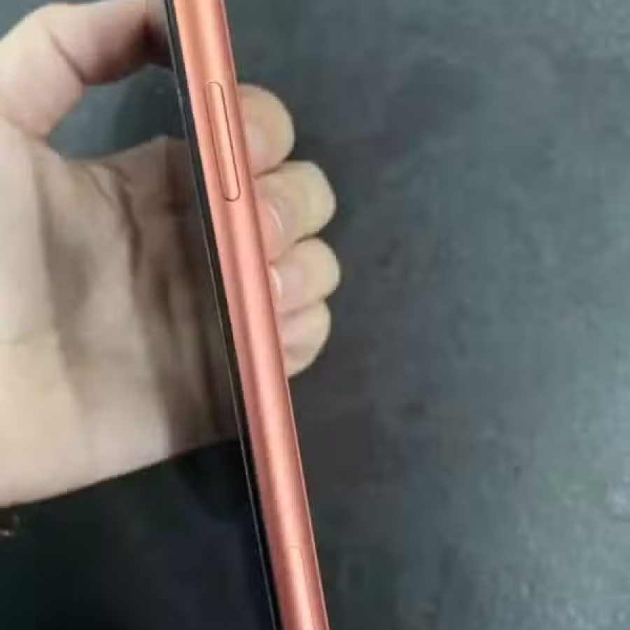 苹果iPhone XR，128GB，二手，无裂痕，出售！ 图片 1
