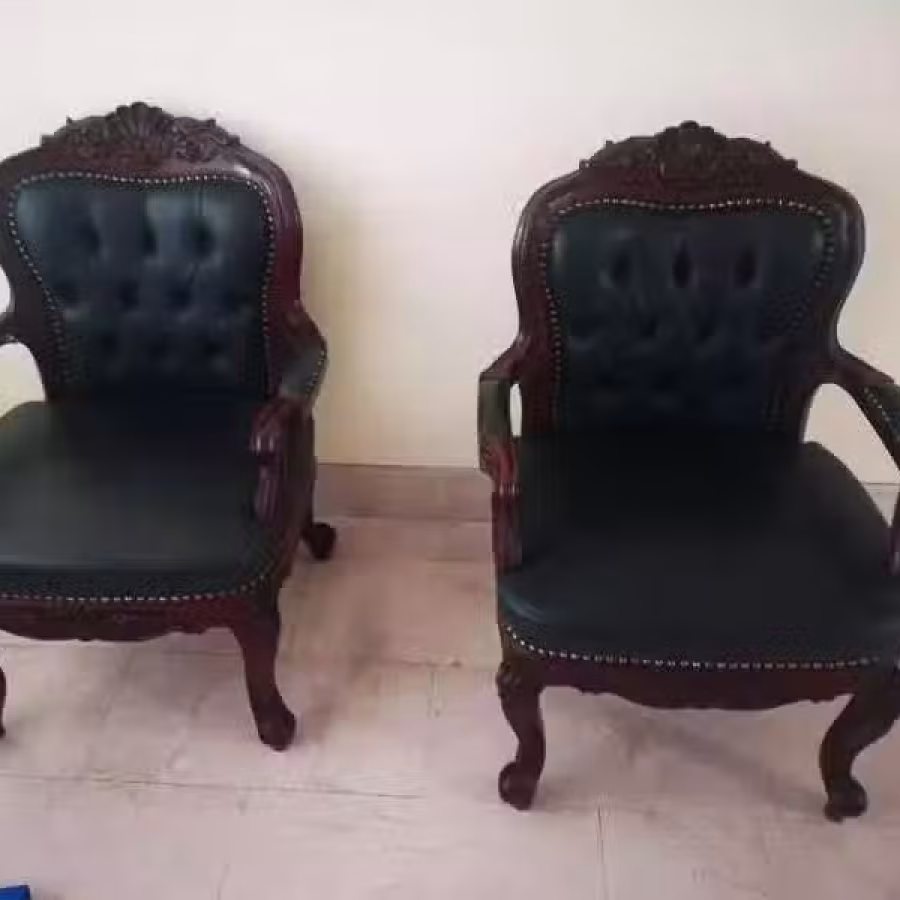 红木 皮椅子一对 图片 3